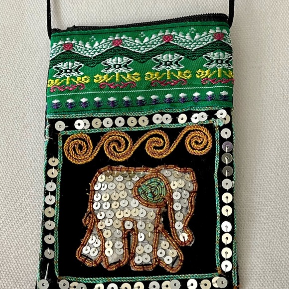 Embroidered Elephant Design Crossbody Bag - Picture 8 of 8